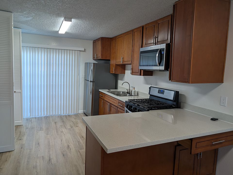 KITCHEN - Stainless Steel Appliances, Granite counter top