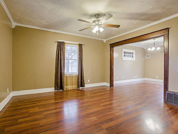3rd image of 2121 C St #2123