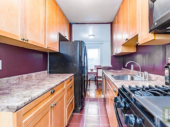 3rd image of 3475 Greystone Ave APT 2B
