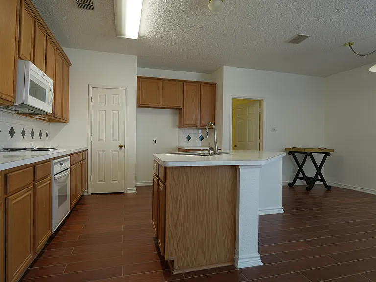 2032 Fox Glen Dr — Photo 9