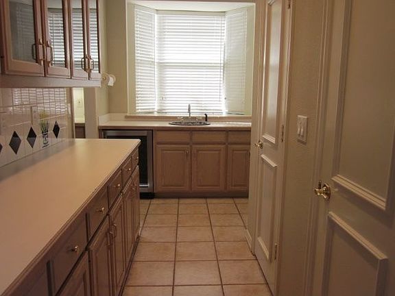 5th image of 5913 Bridge Point Dr