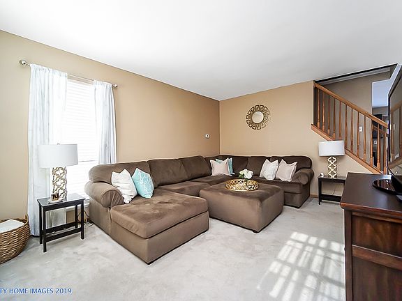 3rd image of 29W464 Birchwood Dr
