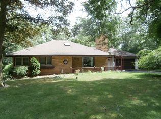 1220 Woodside Ln, Elm Grove, WI 53122