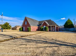 2201 Crescent Ln, Southaven, MS 38672