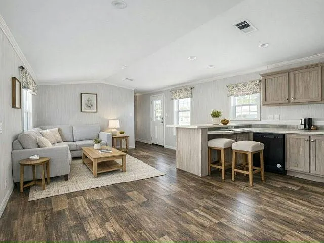 3 bed, 2.0 bath, 1120 sqft, $2,235 — Photo 3