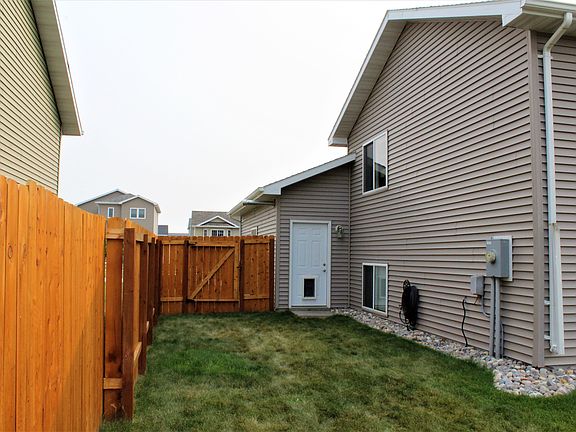3rd image of 2158 Star Ave S