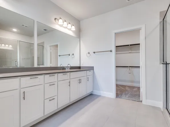 528 Hutchinson Ln, Lewisville, TX 75077