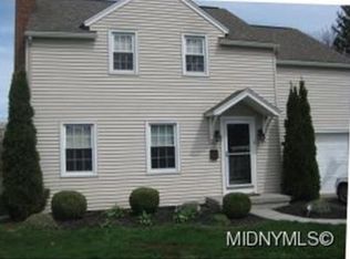 6 Hoffman Rd, New Hartford, NY 13413