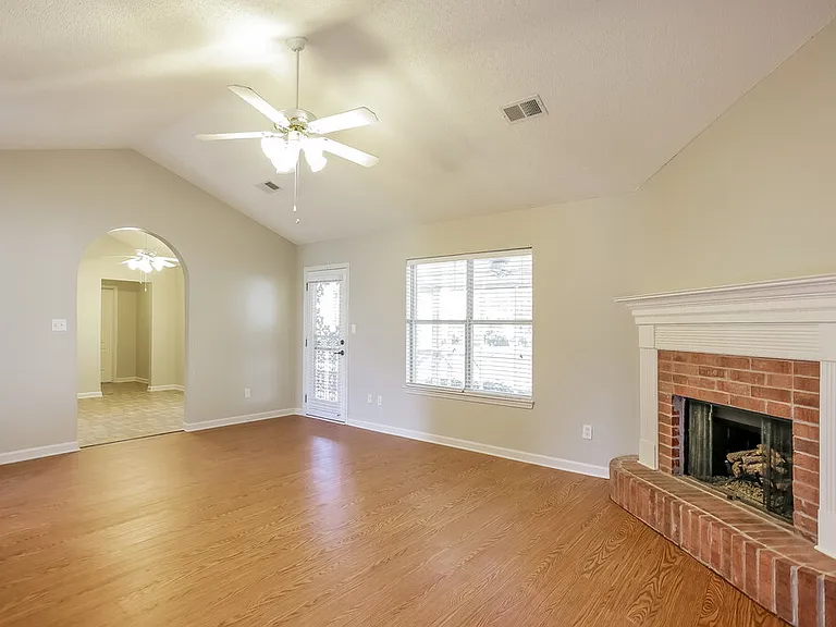6399 Sandbourne W — Photo 3