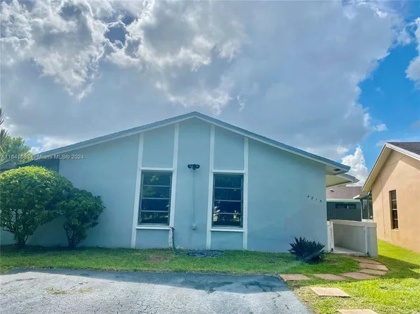 4215 SW 137th Rd, Miami, FL 33175