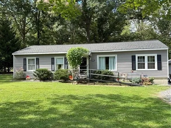 8840 Black Creek Rd, Quinton, VA 23141