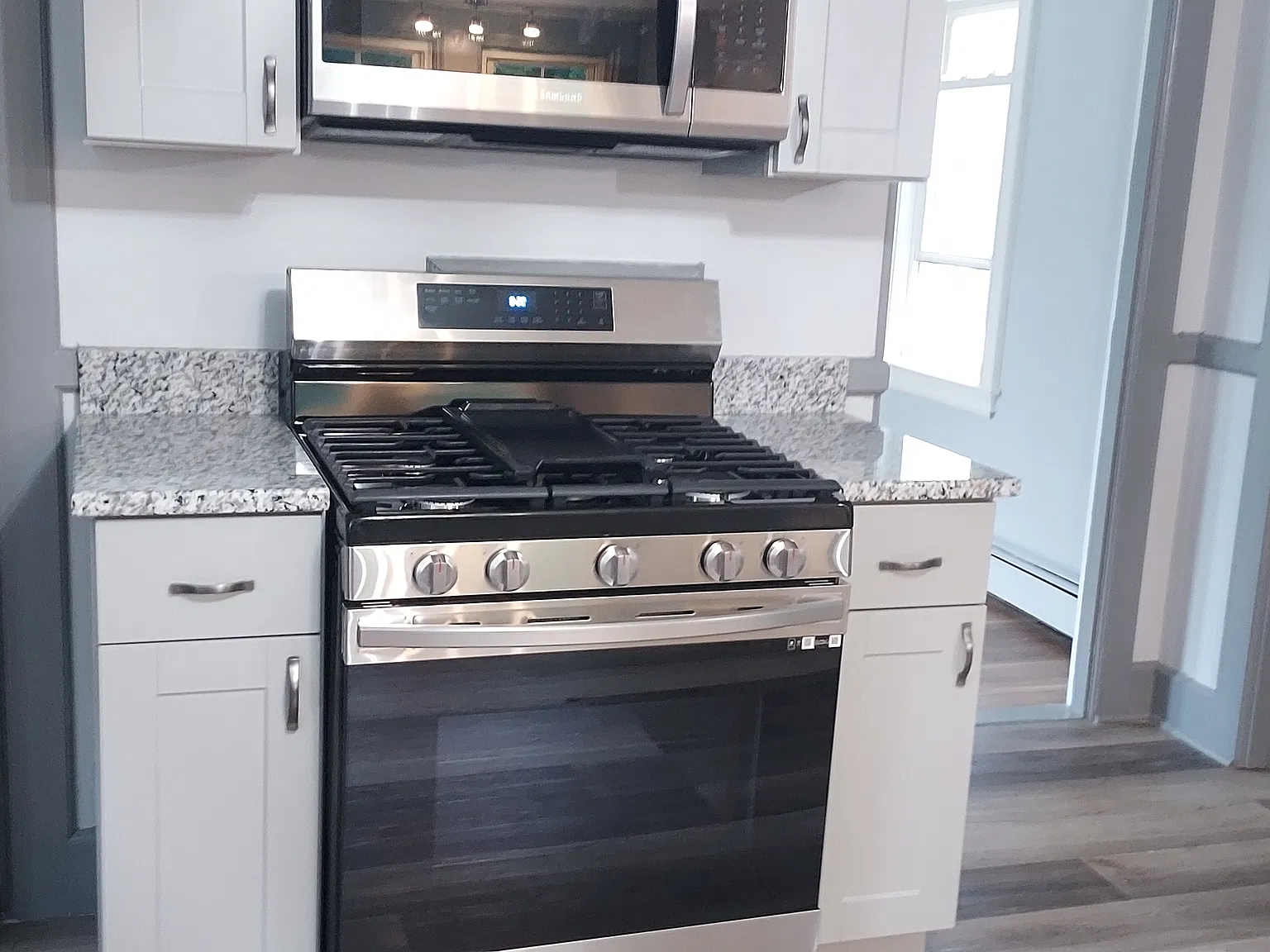 1 bed, 1100 sqft, $1,700 — Photo 1