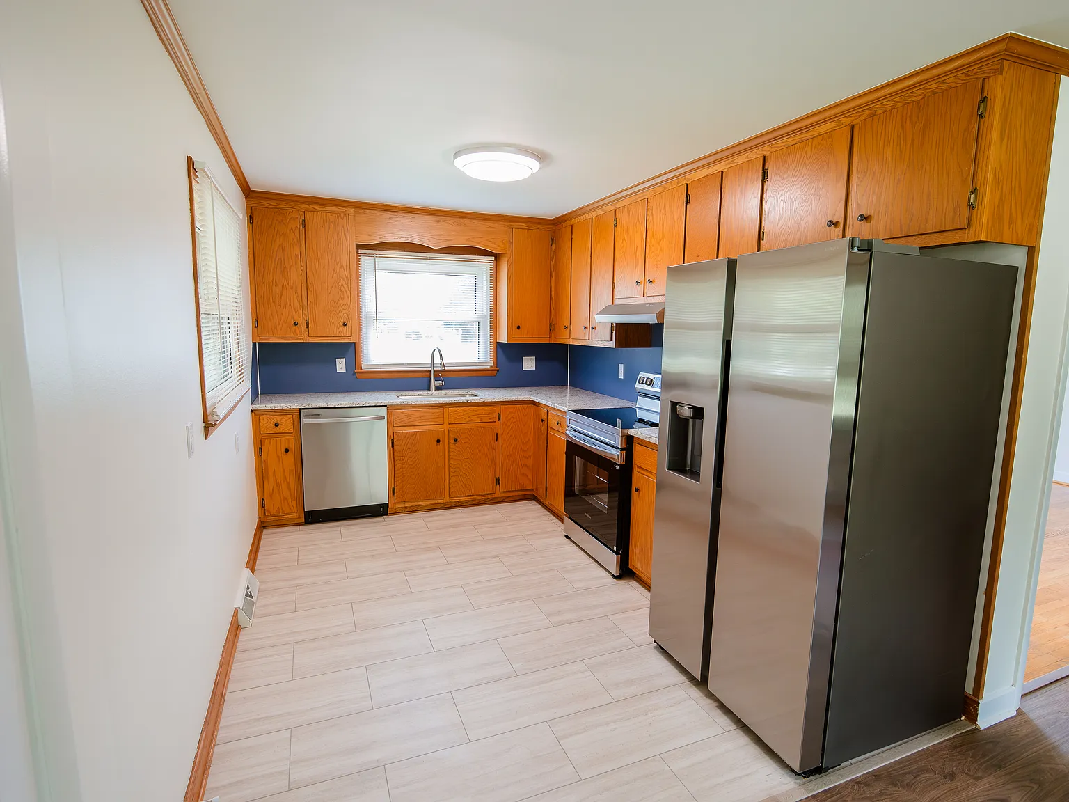 120 Brooks St — Photo 3