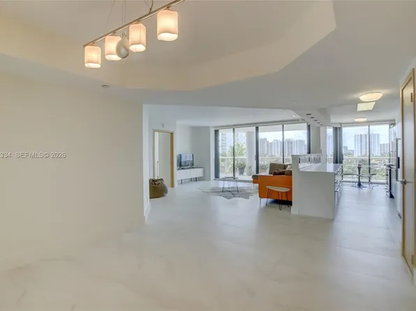 3600 Yacht Club Dr APT 703, Aventura, FL 33180