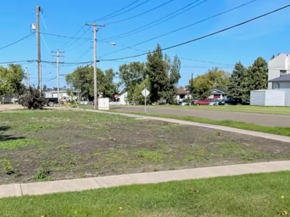 4906 48th Ave, Vegreville, AB T9C 1K7