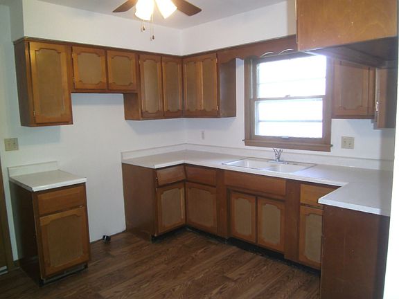 2nd image of 52 Mulberry St