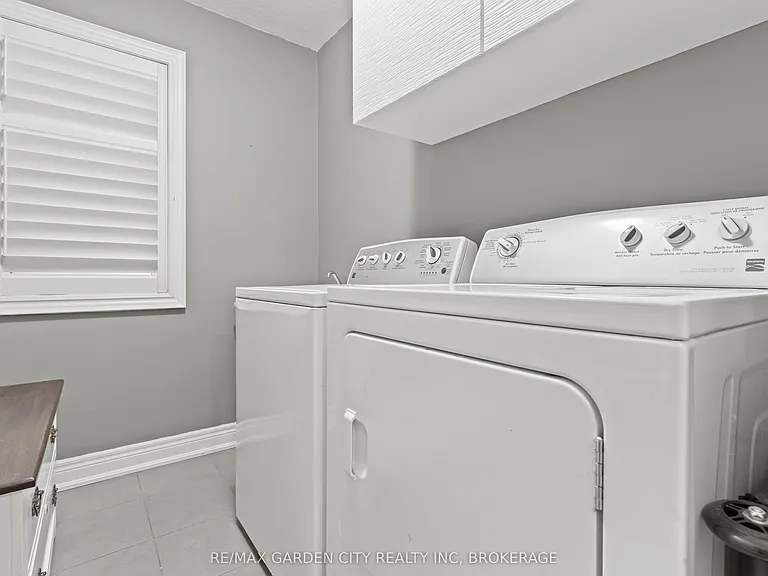 55 Kline Cres — Photo 9