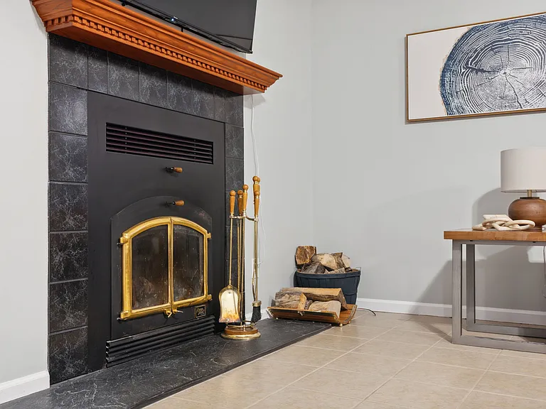 2415 Telegraph Rd — Photo 24
