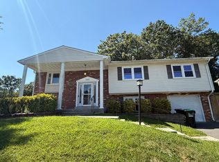 5555 Neddleton Ave, Woodbridge, VA 22193