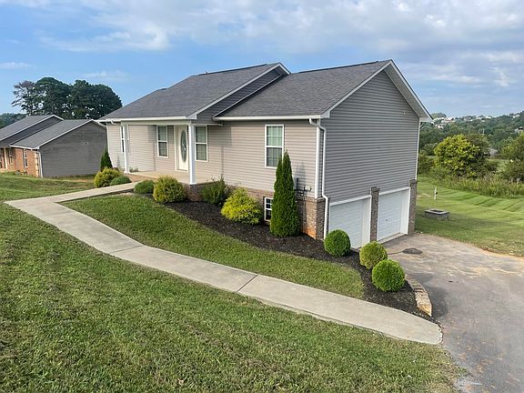 3rd image of 115 Melissa Ln