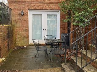 100 Fox Run Ter #B, Middleburg, VA 20117