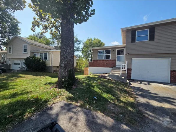 909 N Jan Mar St, Olathe, KS 66061