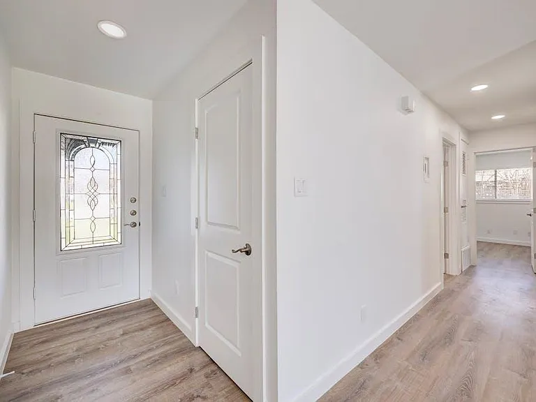 801 Salem Ln — Photo 20