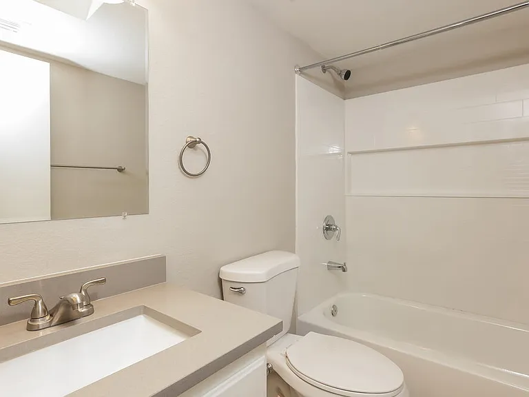 4517 E Rosemonte Dr — Photo 14