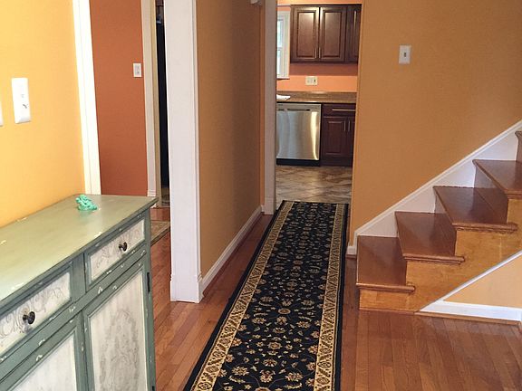 2nd image of 212 N Lincoln Ave