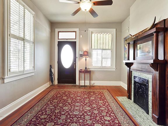 2nd image of 834 Napoleon Ave