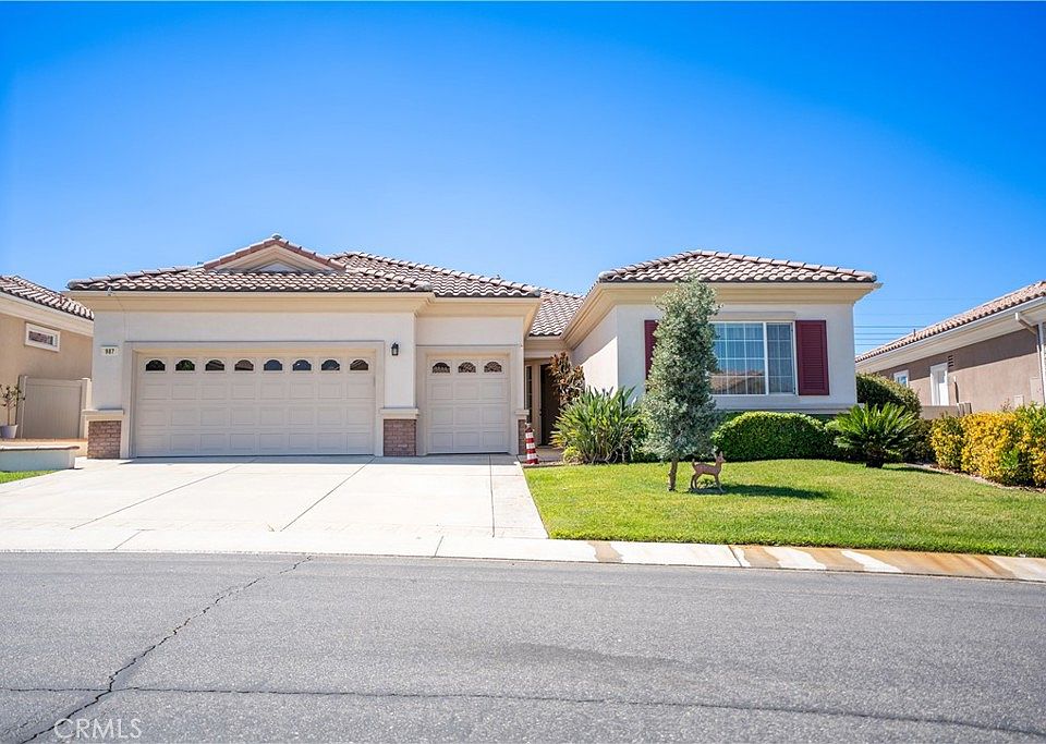 1st image of 987 Avenal Way