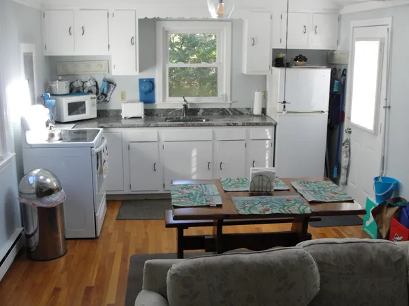 7E Toms Path, Dennis Port, MA 02639