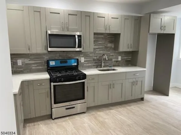 828 Summer St, Elizabeth, NJ 07202