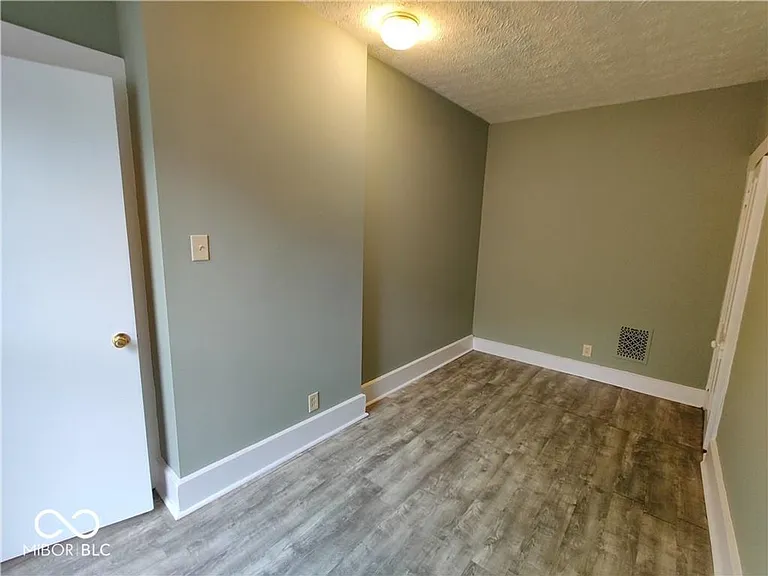 17-3 E Mechanic St — Photo 8