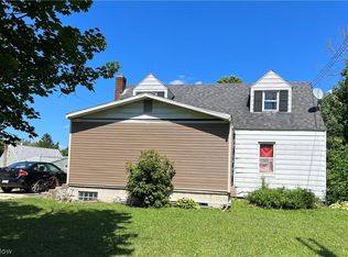 3647 Bon Air Dr, Hubbard, OH