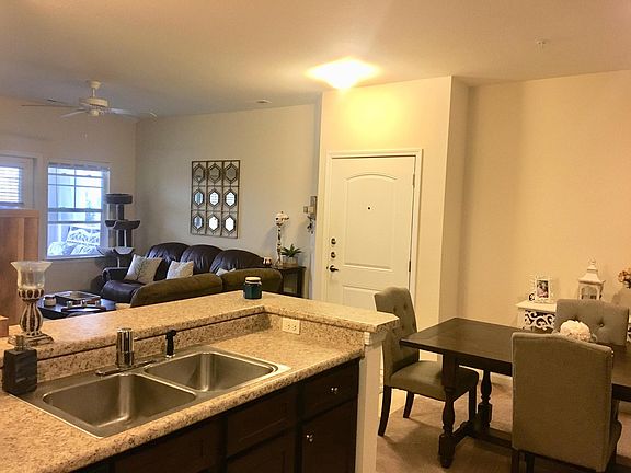 5th image of 119 Robin Aubrey Ln APT 207