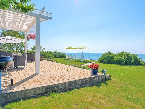 37 E Shore Dr, Southampton, NY 11968 | MLS #51863 | Zillow