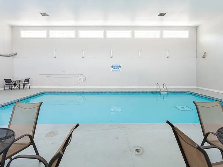 Talus | Indoor Pool