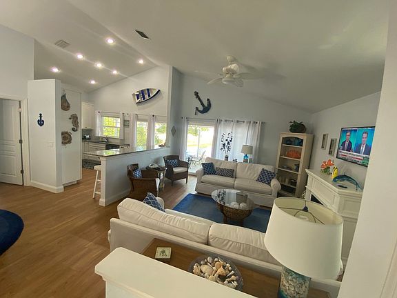 5th image of 30 Avalon Dr
