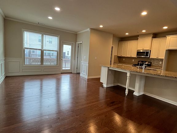 3rd image of 2569 Village Park Bnd