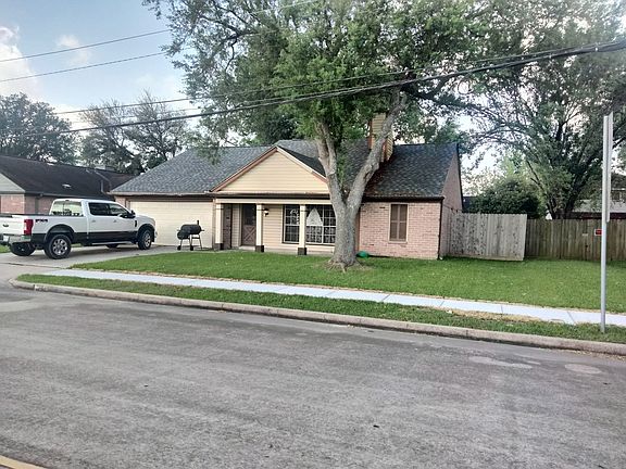 3rd image of 2430 Shady Bend Dr