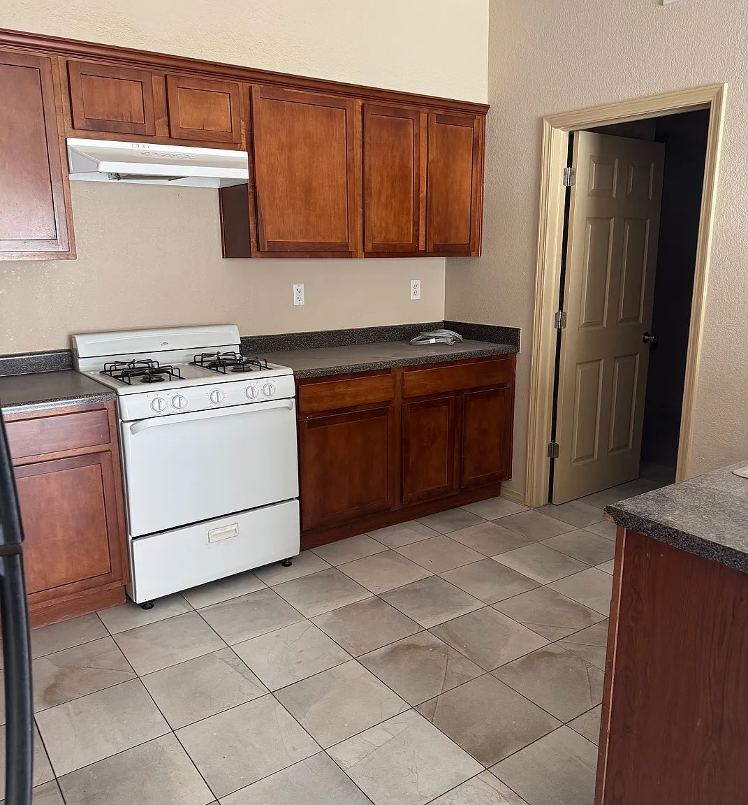 8940 Herbert St — Photo 2