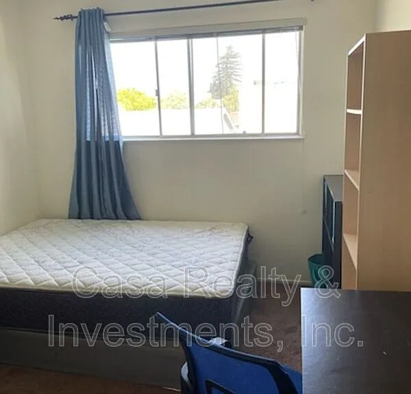 2132 Roosevelt Ave #2-7 — Photo 4