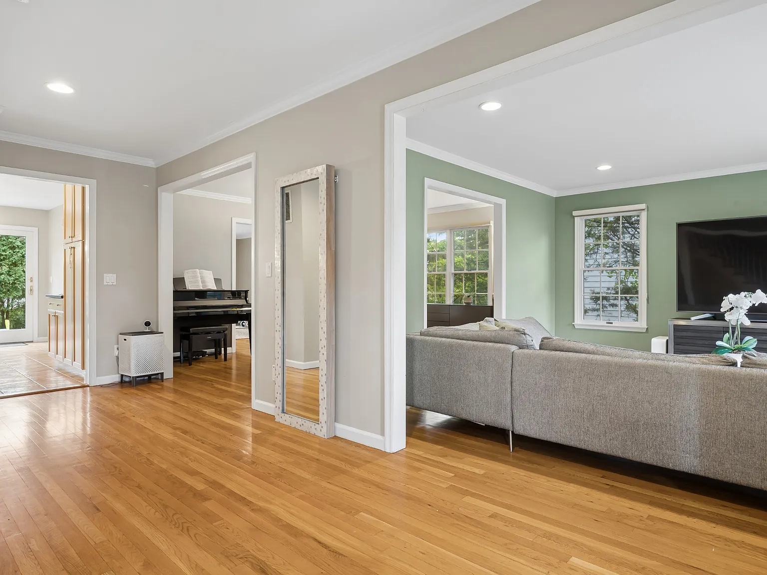 5 bed, 3214 sqft, $12,500 — Photo 4