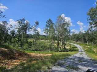 Longview Dr, Ellisville, MS 39437