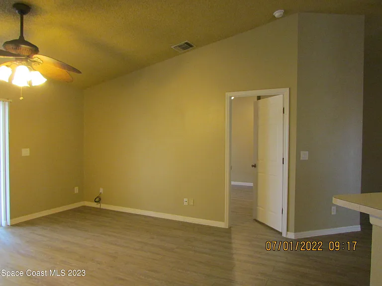 700 Benton Dr — Photo 14