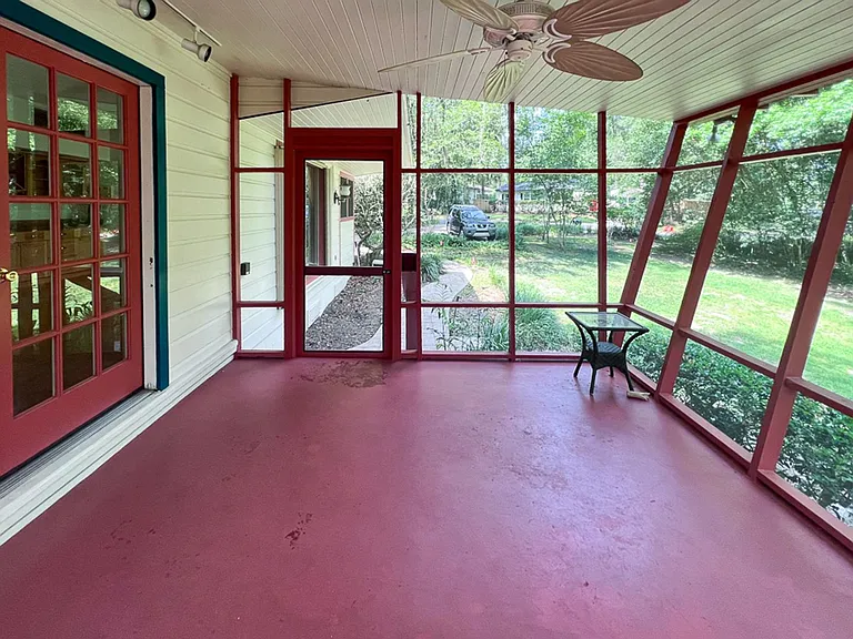 411 NW 26th St — Photo 26