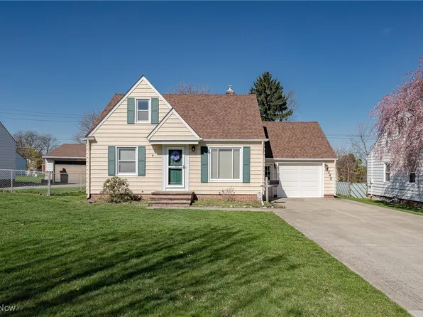 5240 Robinhood Dr, Willoughby, OH 44094