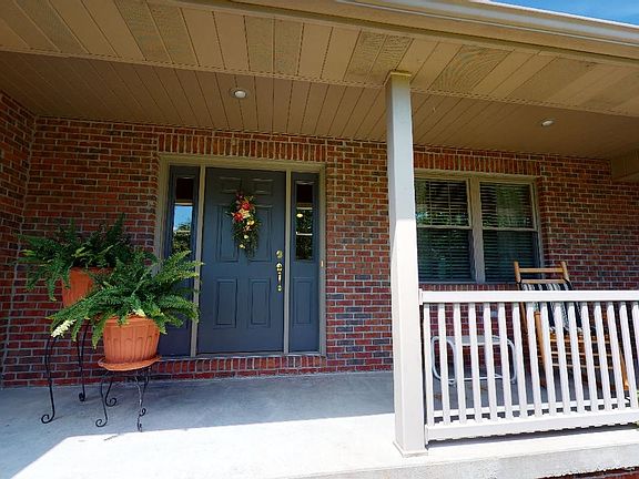 2nd image of 2033 N Shamrock Ln