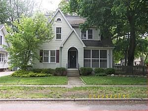 1st image of 90 Oakwood Ave